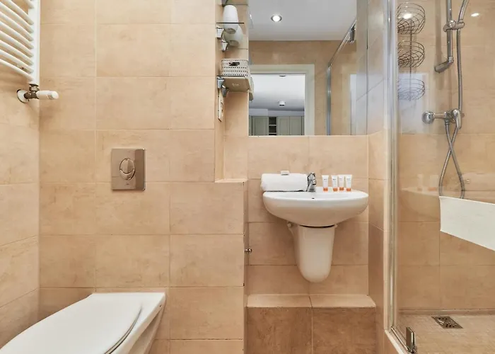 Family Szewska Market Square By Renters Wrocław